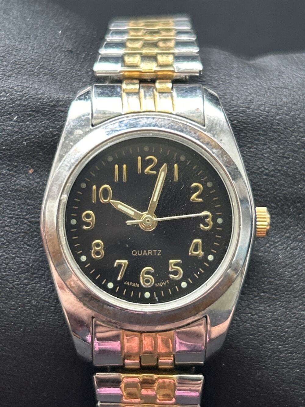 Two Tone Black Dial Women’s Stretch Band Quartz Watch